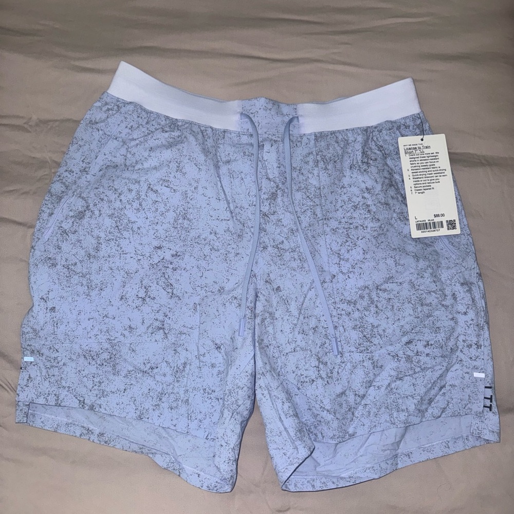 Lululemon Athletica Blue Patterned Shorts NWT